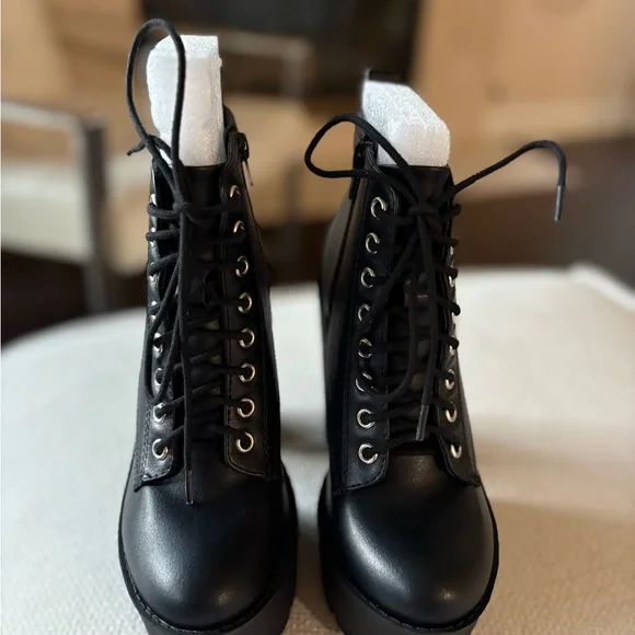 Elegant Black Lace-Up Platform Boots - Picture 3 of 6